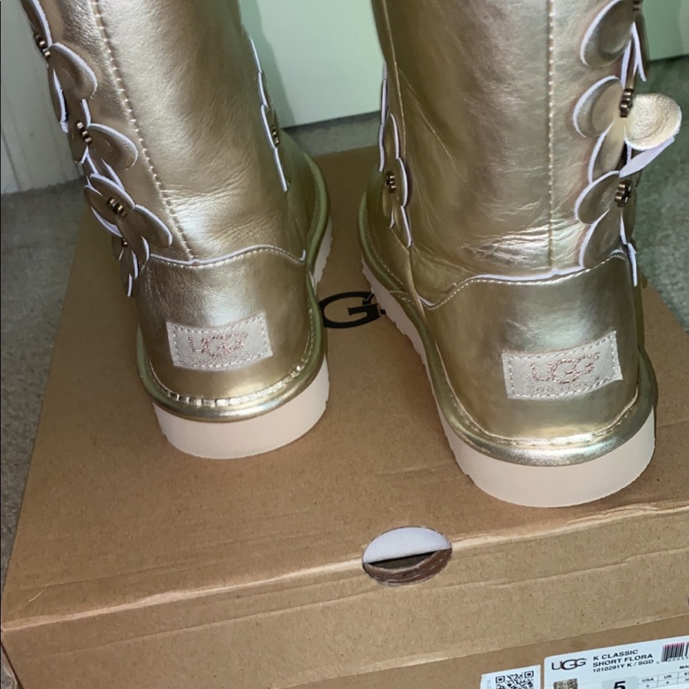 Ugg’s - Picture 6 of 6